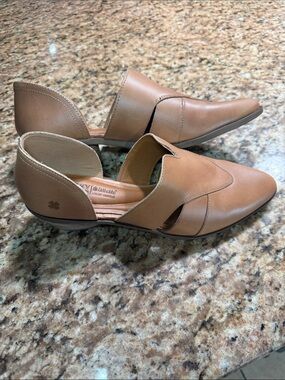 Lucky Brand - Minnsy- Tan Leather Pointed Slip-On Flats size 9